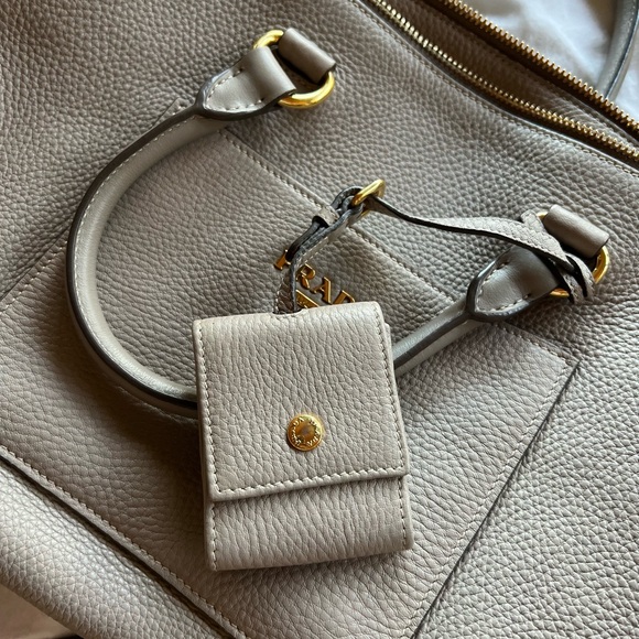 Authentic 💯 Prada VIT DAINO. POMICE color. - Picture 3 of 9